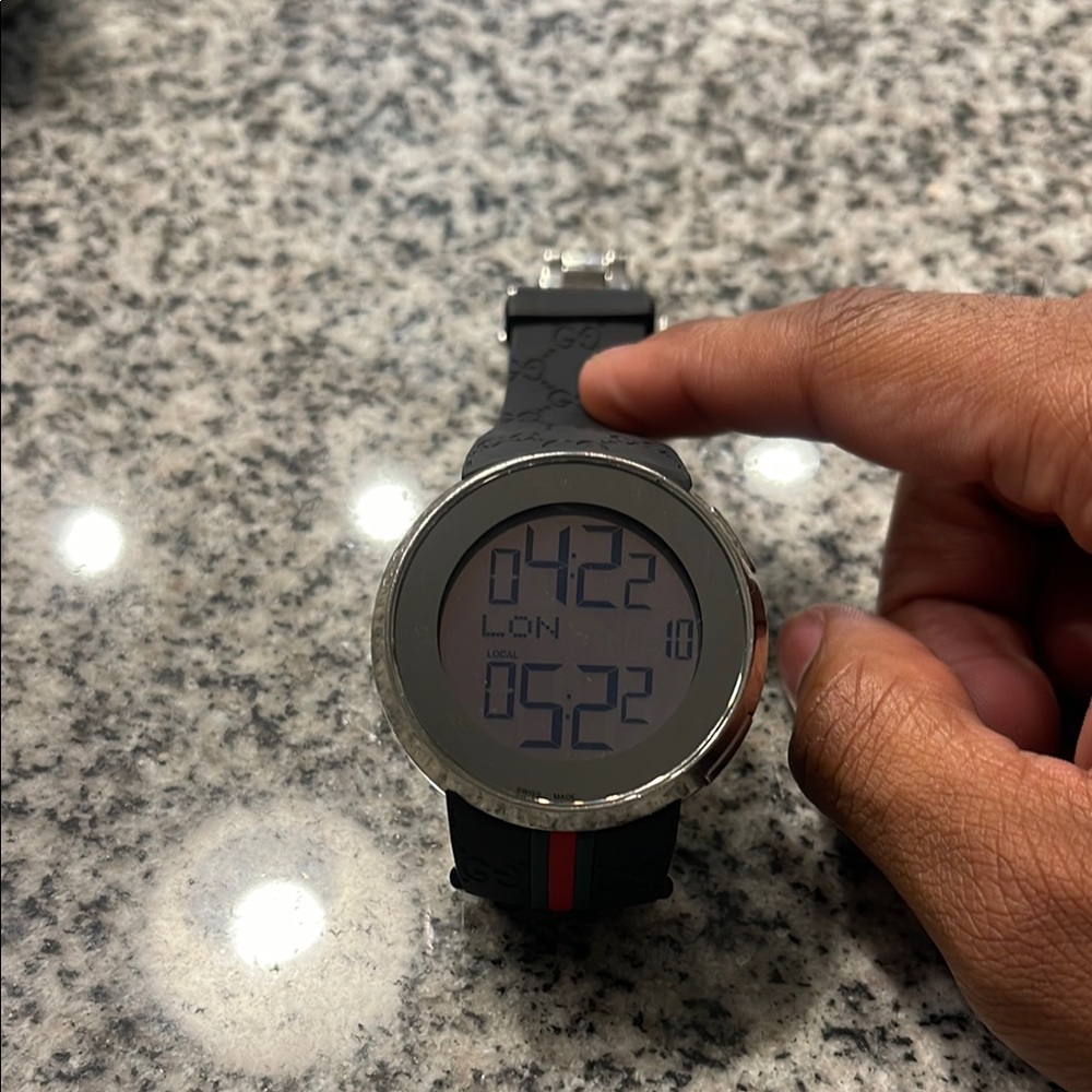 Gucci I-Gucci Black and Silver Smartwatch with Touchscreen Display